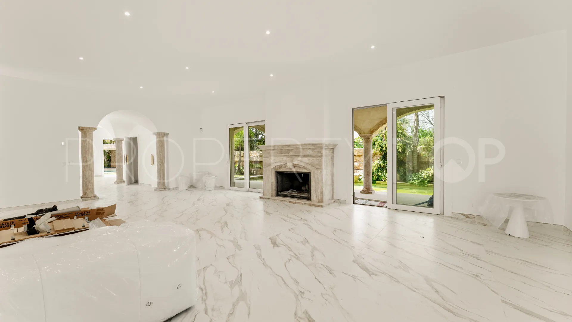 Villa for sale in Los Monteros with 2 bedrooms