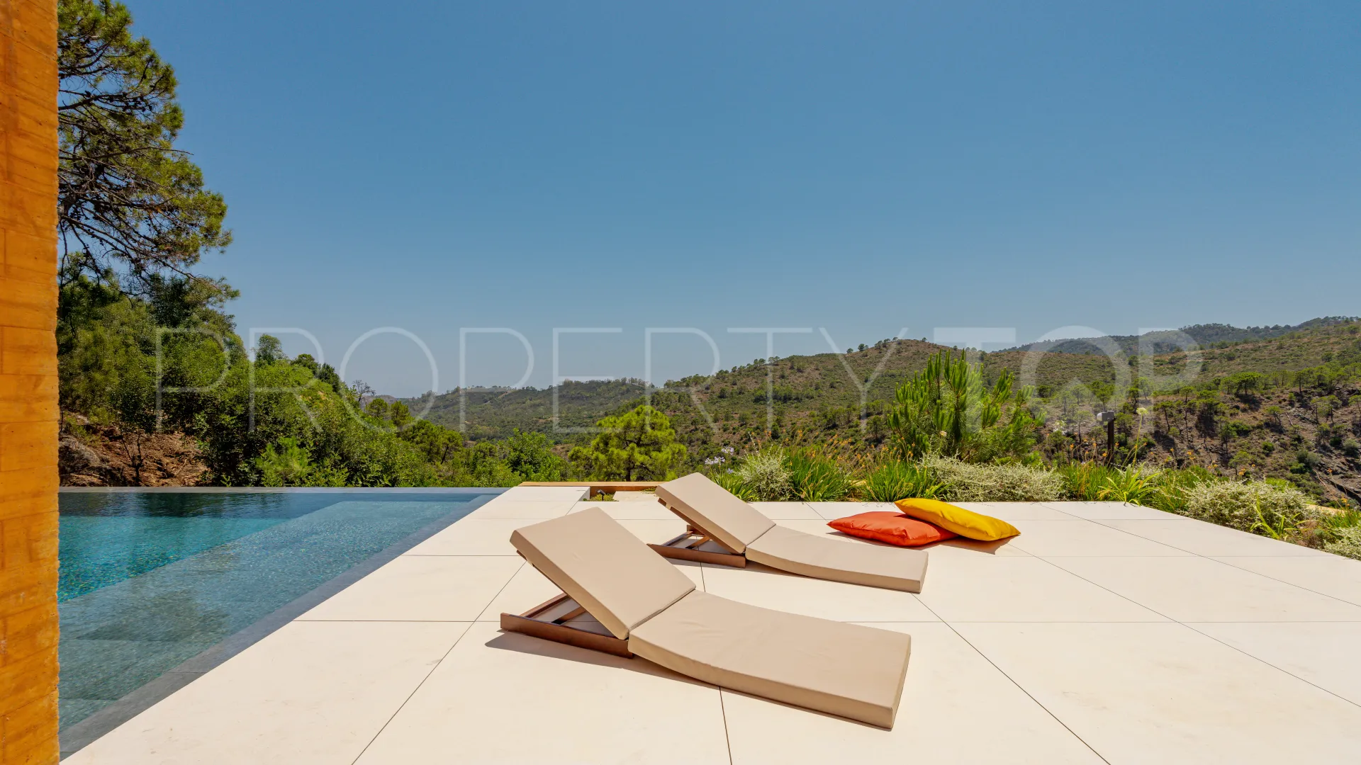 Comprar villa en Monte Mayor