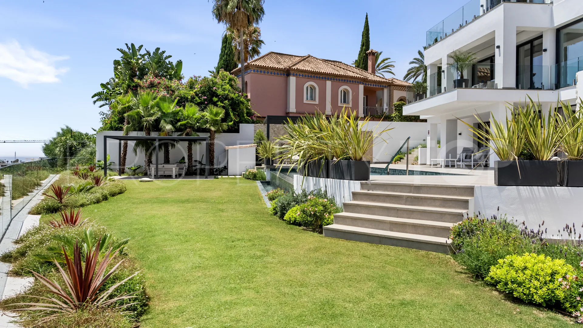 6 bedrooms villa for sale in Los Flamingos