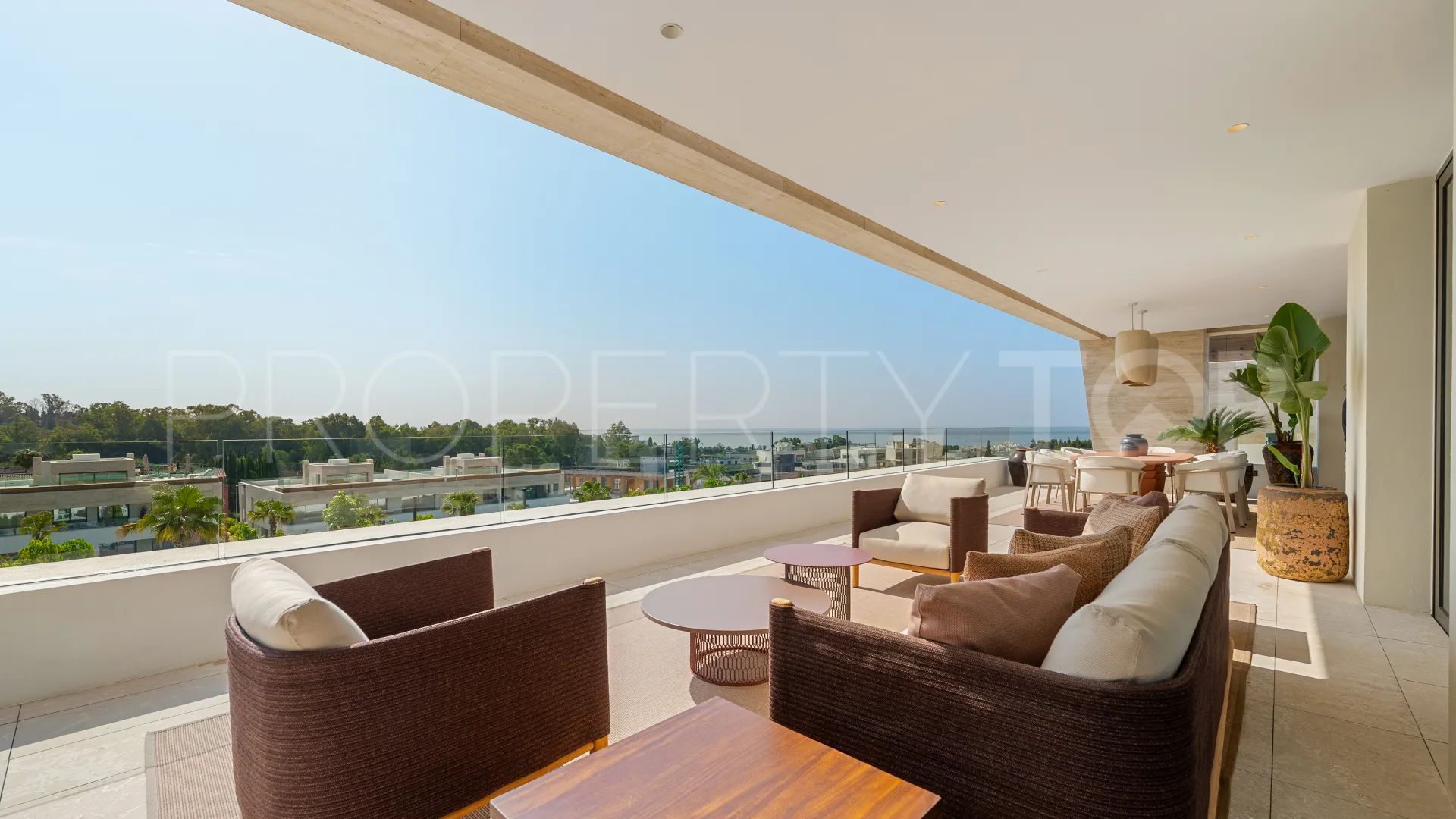 Duplex for sale in Marbella Golden Mile with 4 bedrooms