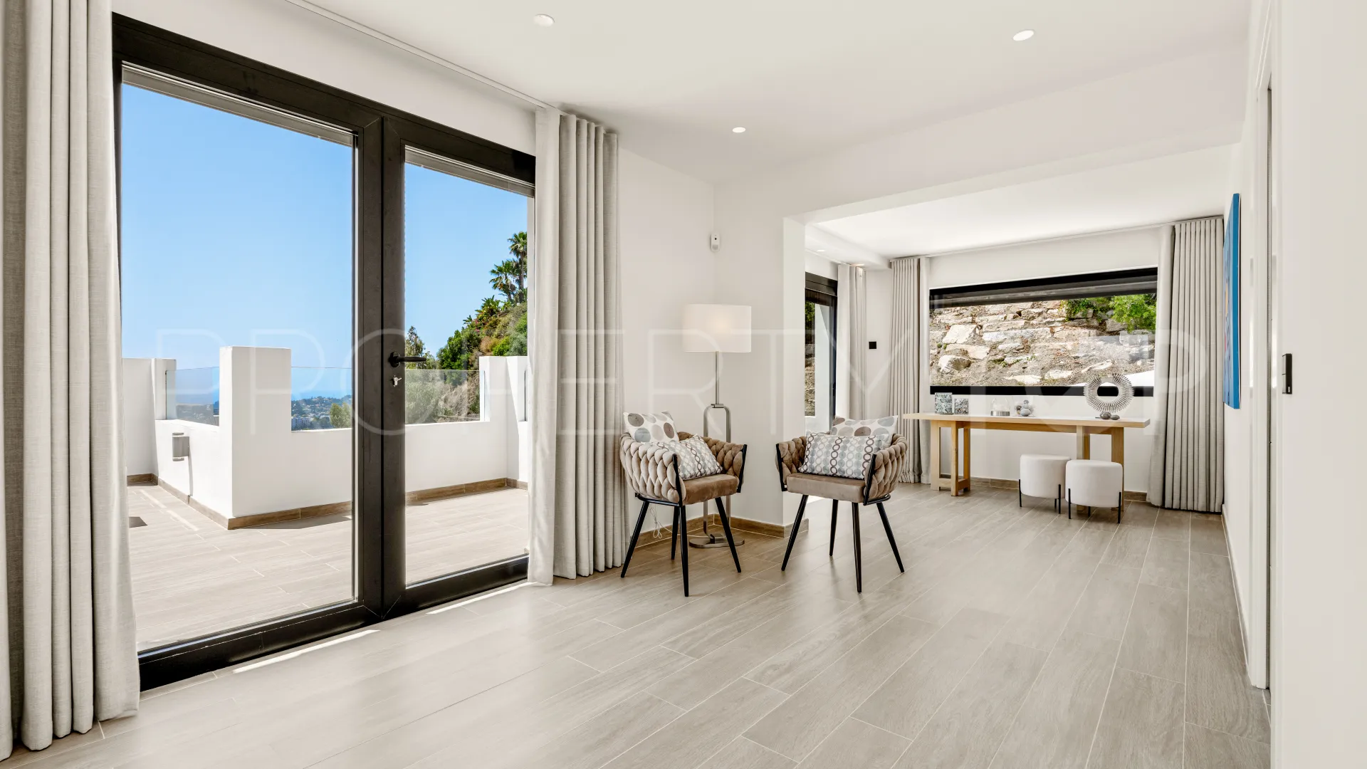 For sale villa in Nueva Andalucia with 5 bedrooms
