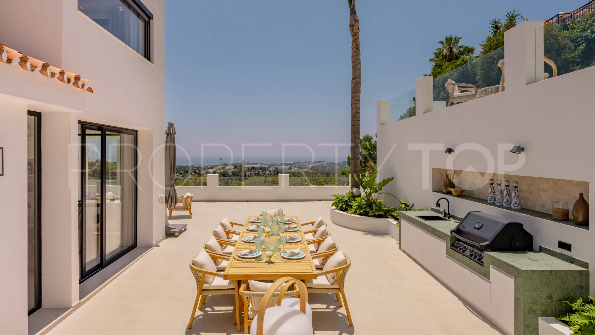 For sale villa in Nueva Andalucia with 5 bedrooms