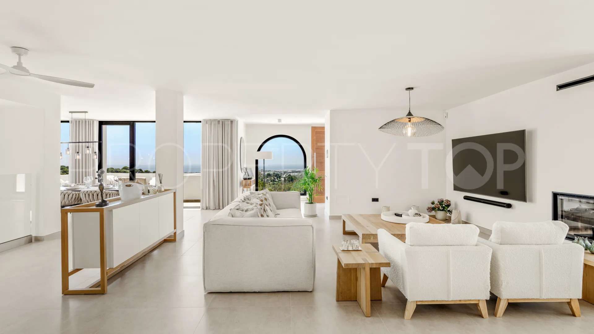 For sale villa in Nueva Andalucia with 5 bedrooms