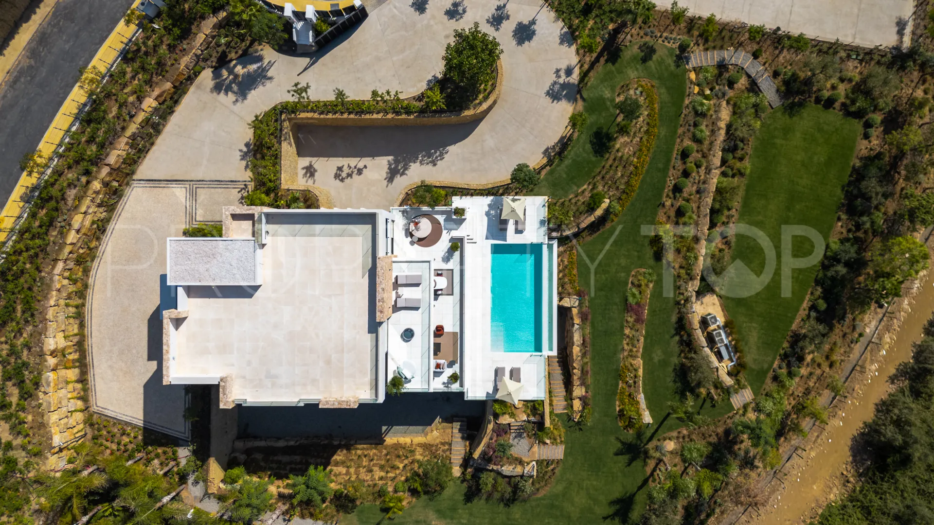 Villa en venta con 5 dormitorios en Marbella Hill Club