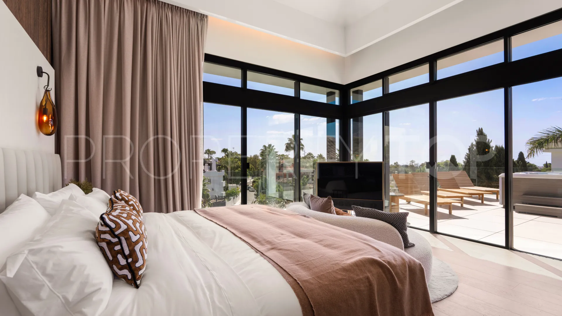 Lomas del Rey villa for sale