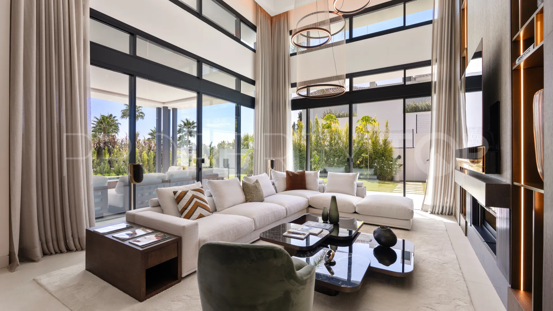Lomas del Rey villa for sale