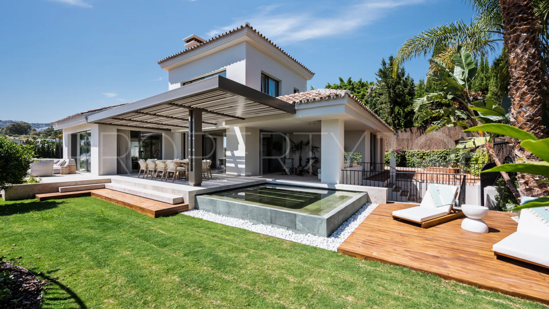 Villa en venta con 5 dormitorios en Haza del Conde