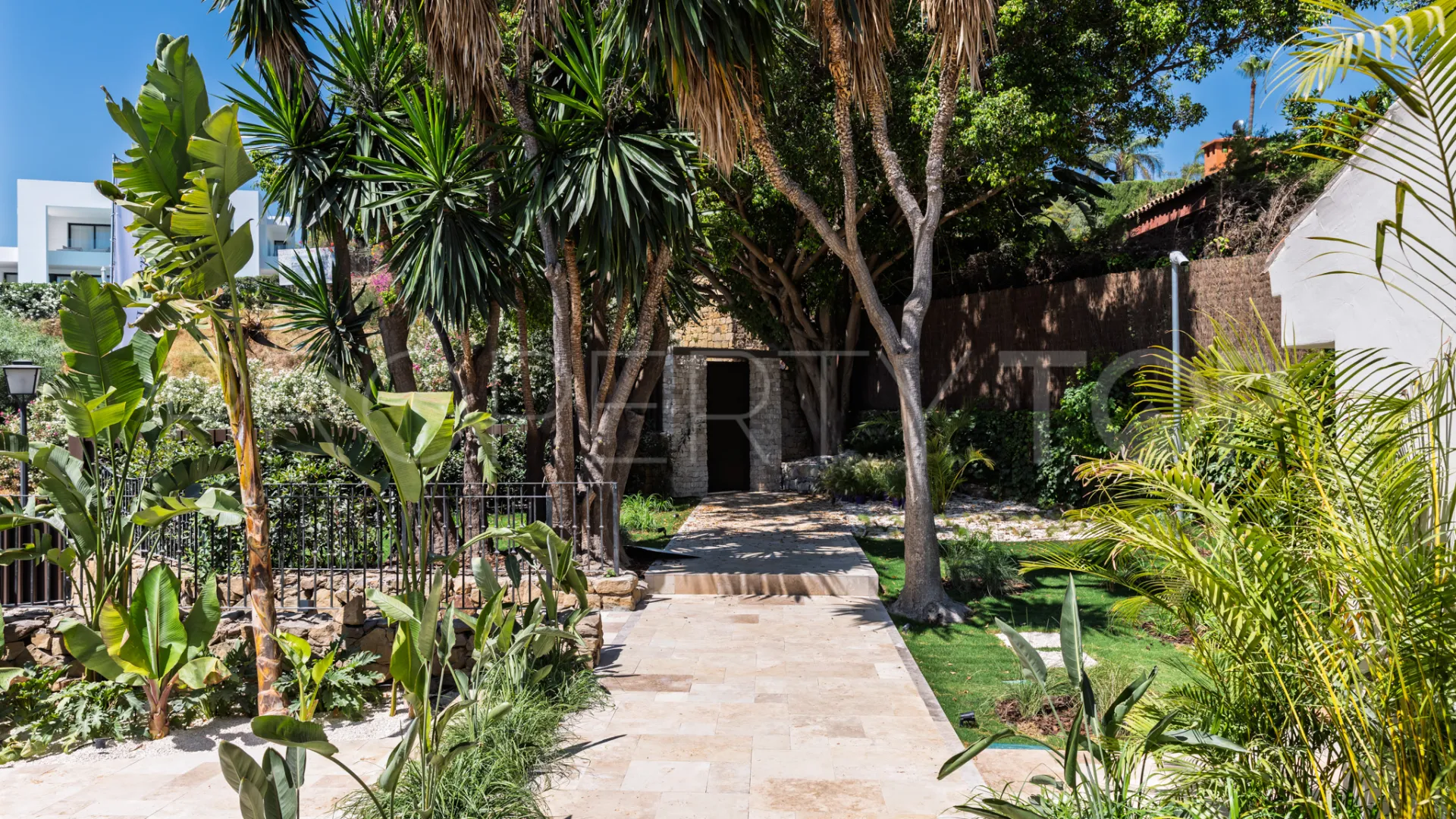 Villa en venta con 5 dormitorios en Haza del Conde