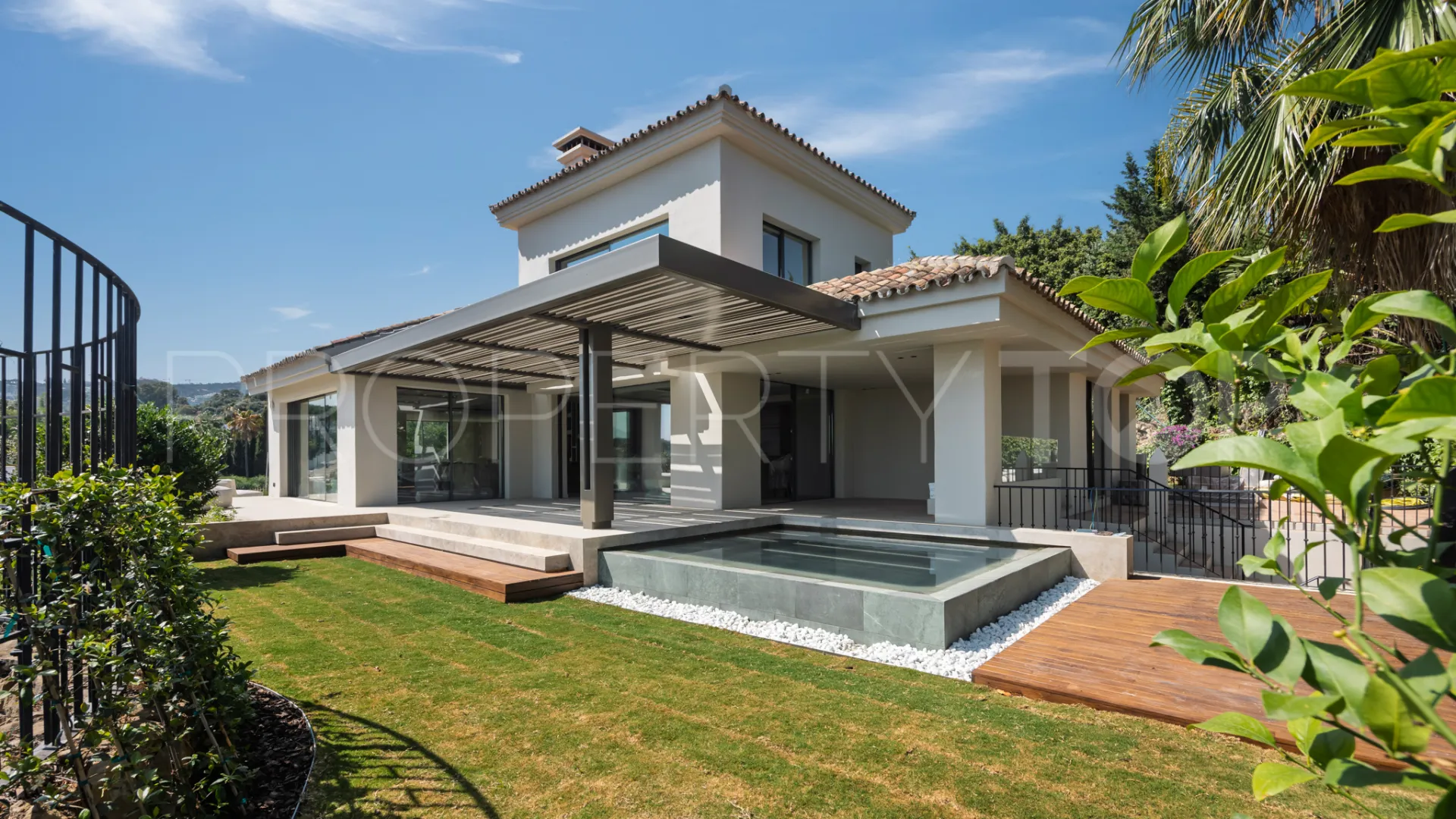 Villa en venta con 5 dormitorios en Haza del Conde