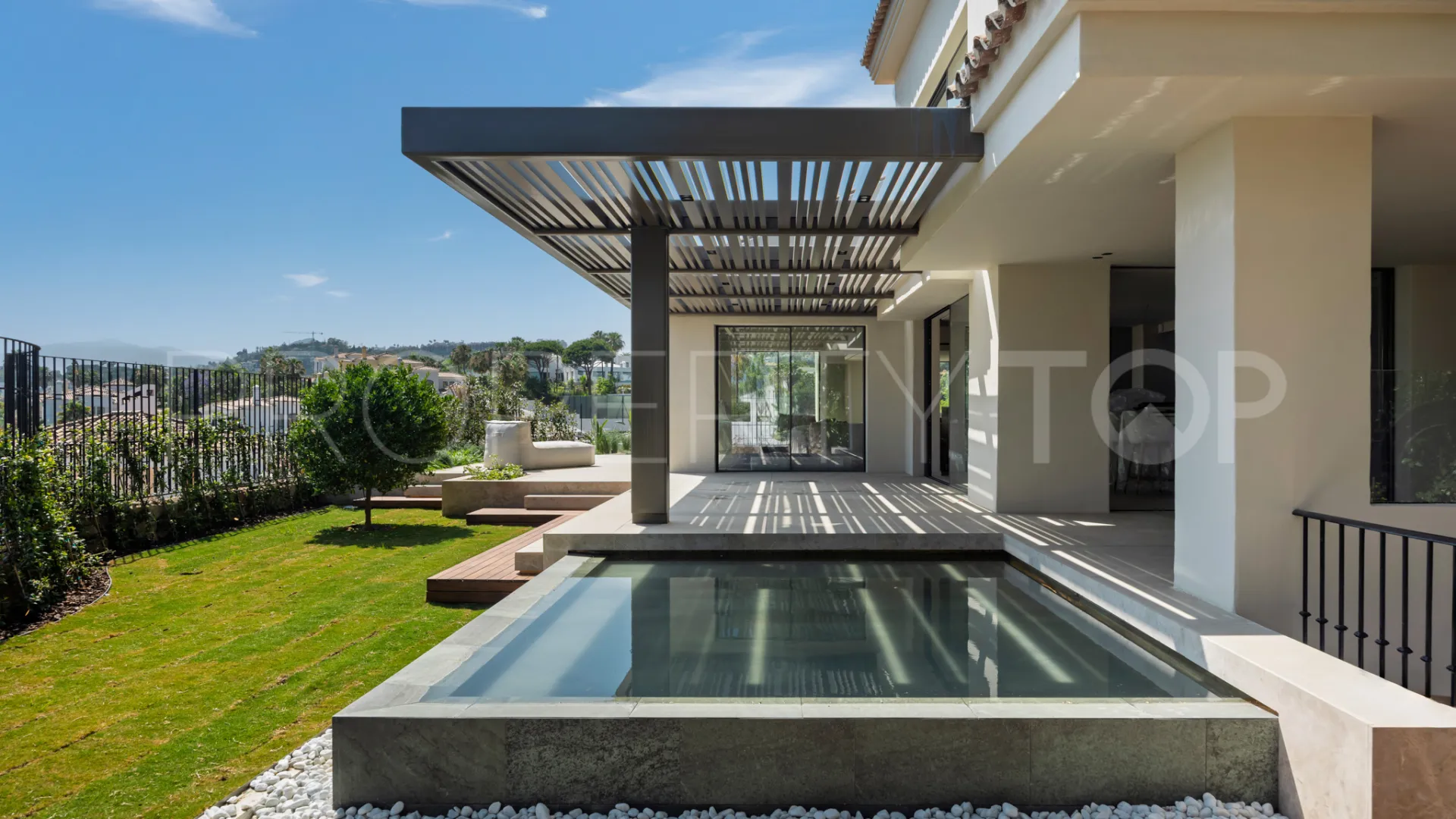 Villa en venta con 5 dormitorios en Haza del Conde