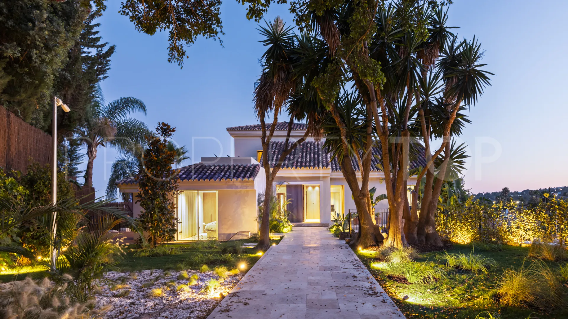 Villa en venta con 5 dormitorios en Haza del Conde