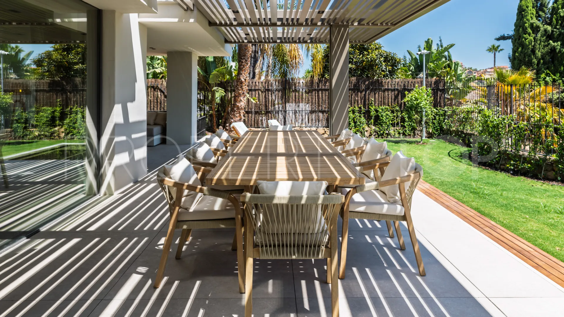 Villa en venta con 5 dormitorios en Haza del Conde