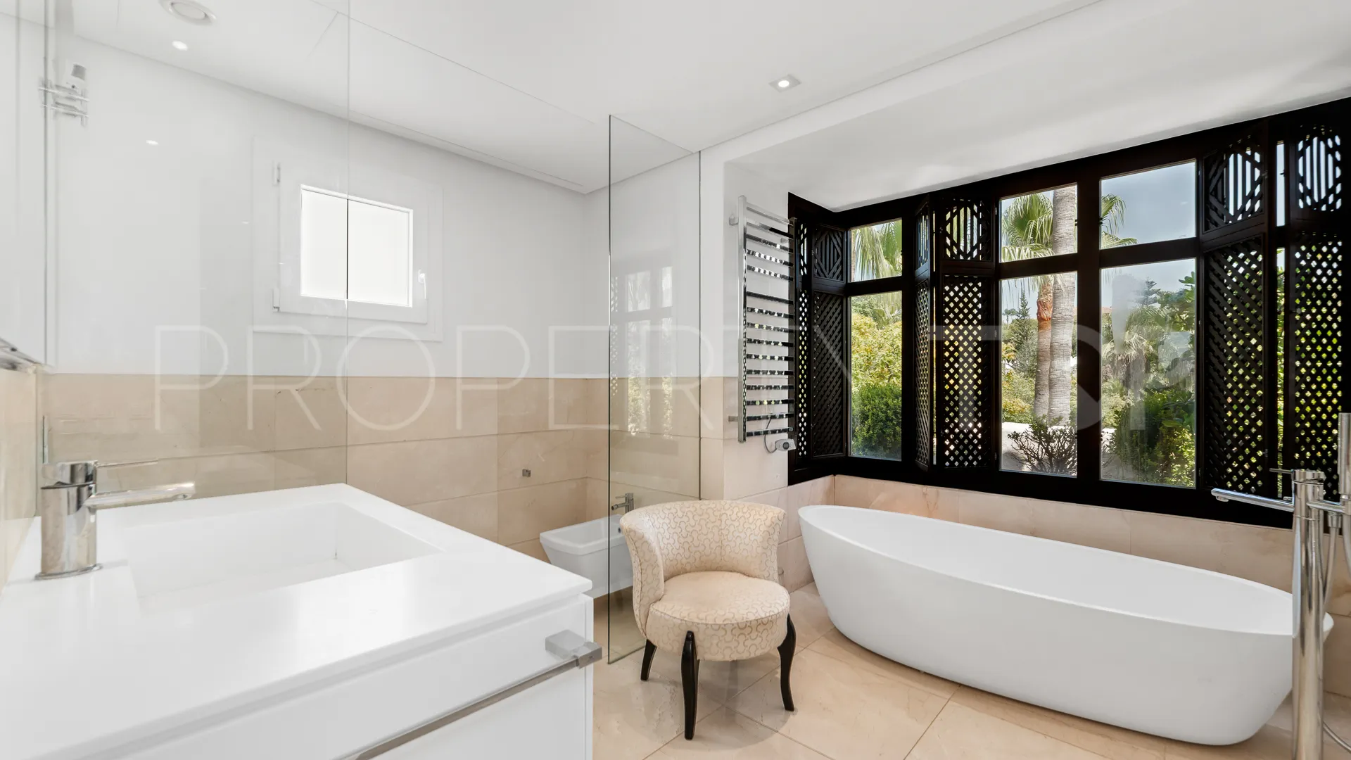 For sale duplex penthouse in Marina Puente Romano with 3 bedrooms
