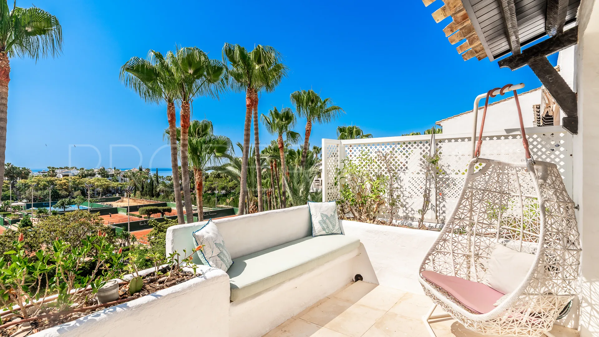 For sale duplex penthouse in Marina Puente Romano with 3 bedrooms