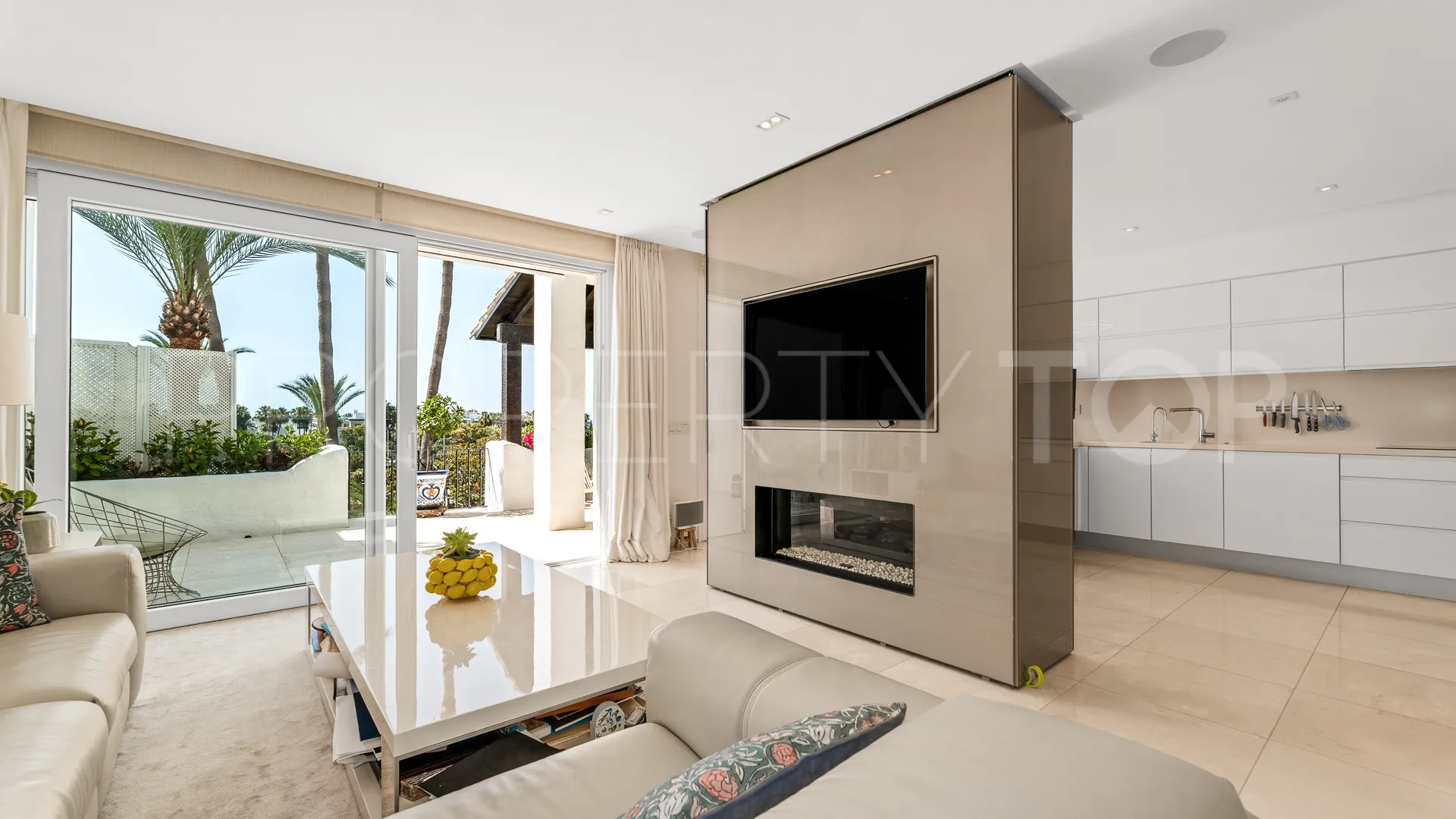 For sale duplex penthouse in Marina Puente Romano with 3 bedrooms
