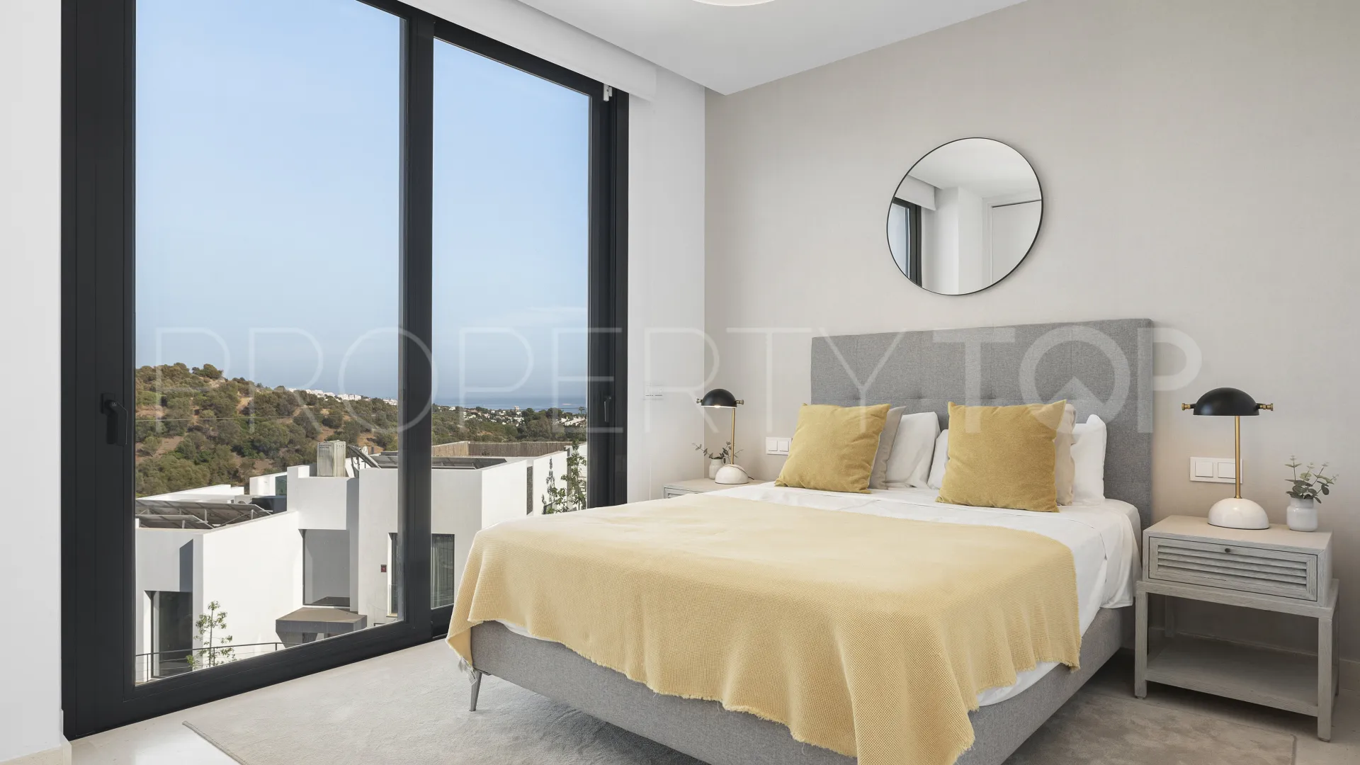 Villa en venta en Cabopino con 5 dormitorios