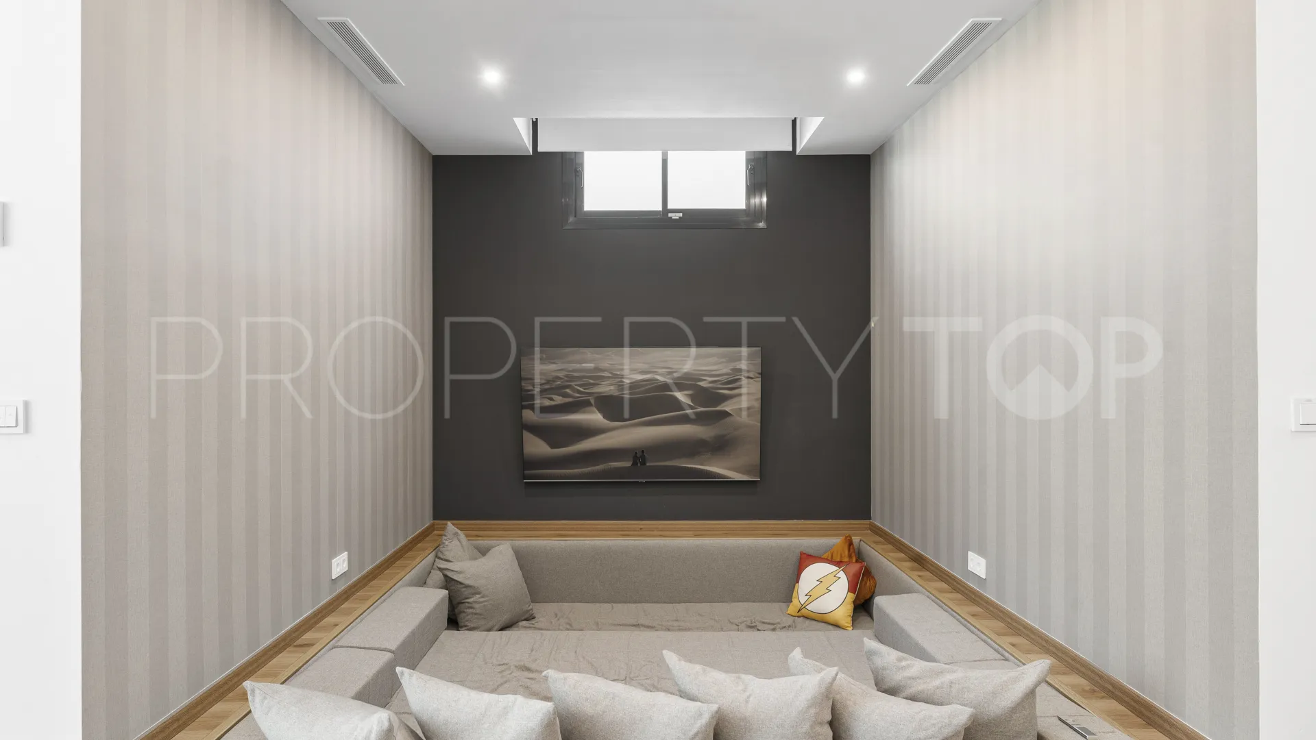 Villa en venta en Cabopino con 5 dormitorios