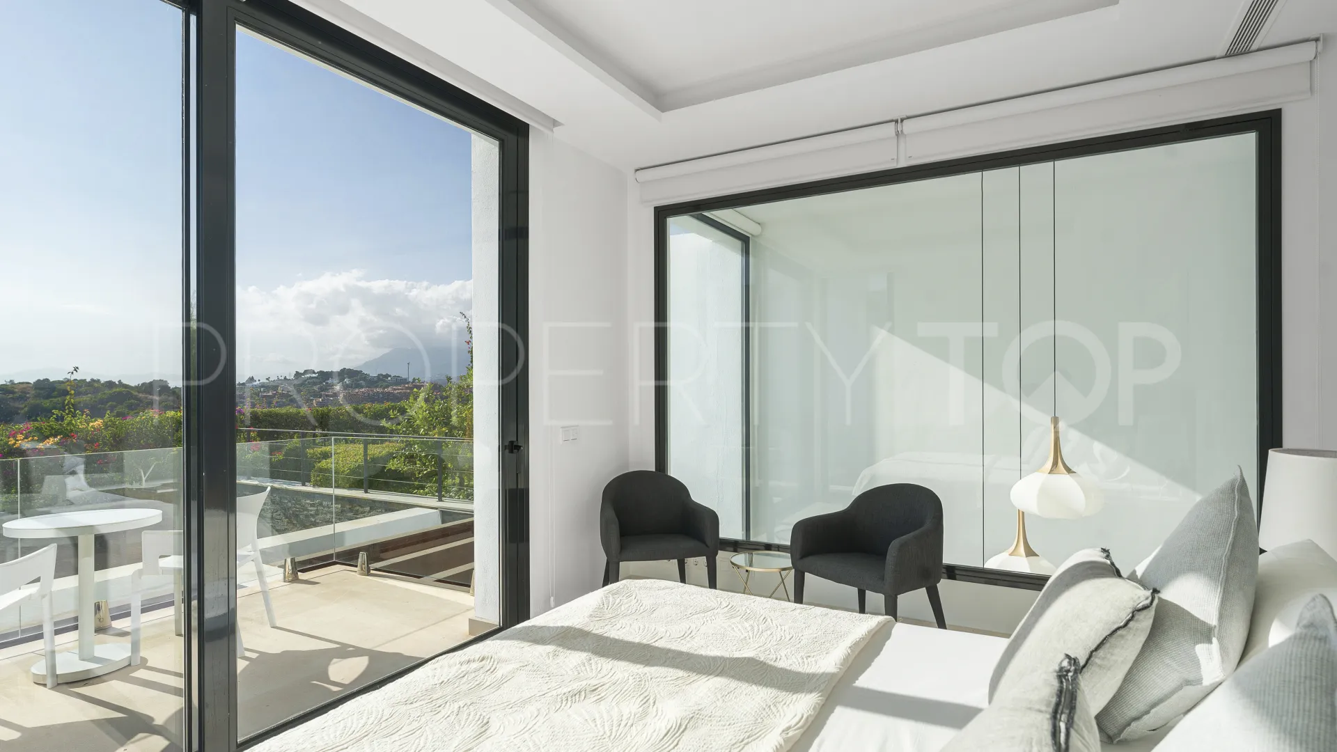 Villa en venta en Cabopino con 5 dormitorios
