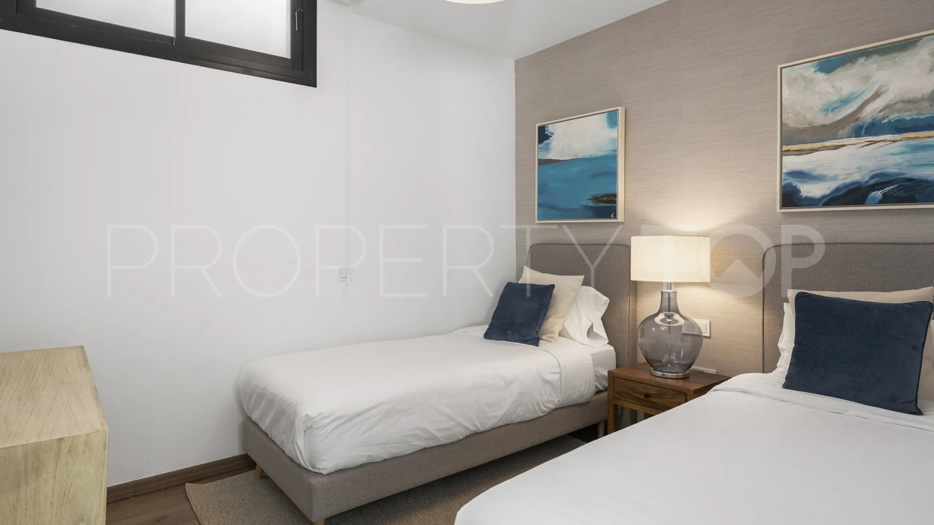 Villa en venta en Cabopino con 5 dormitorios