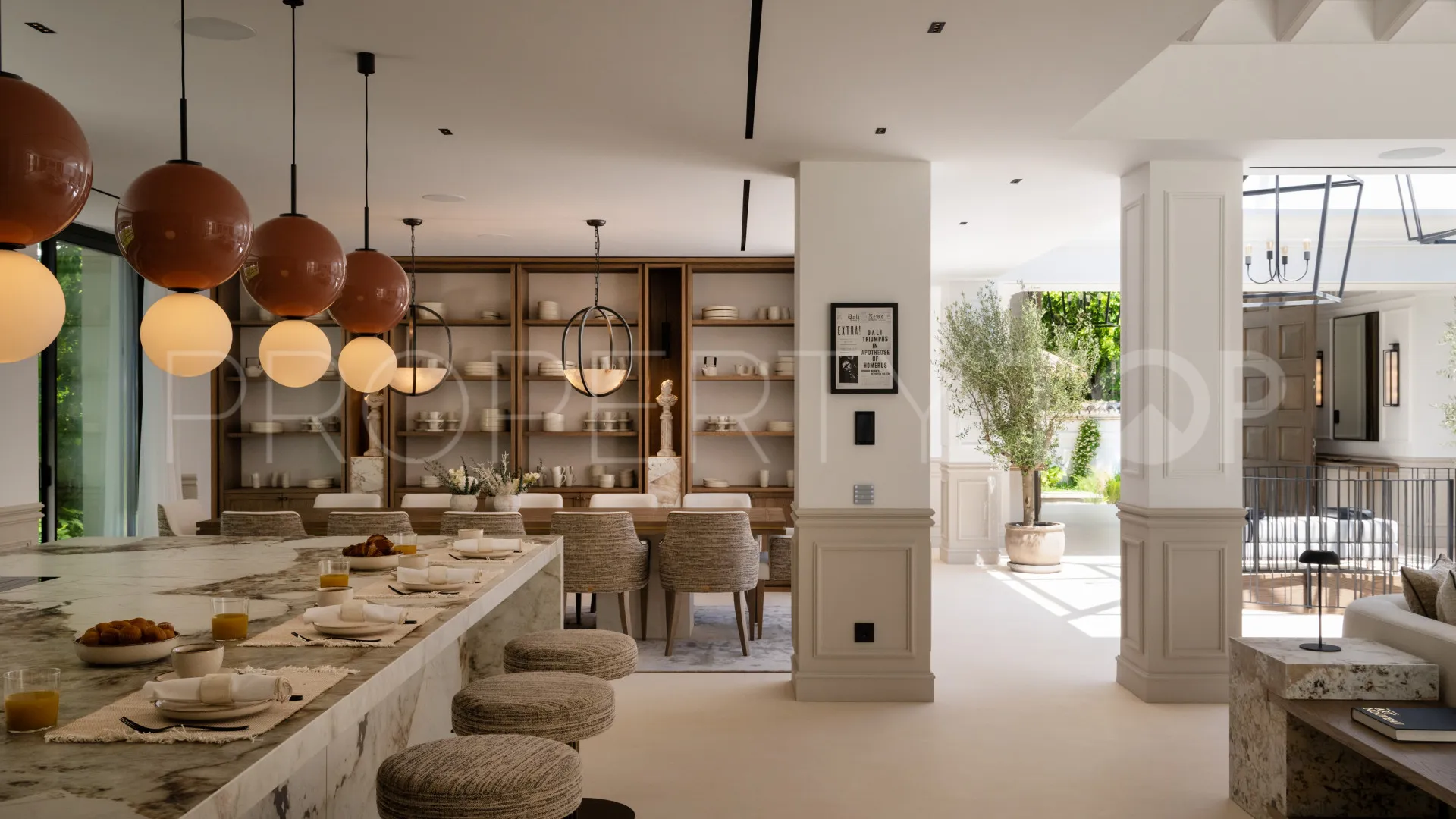 For sale 6 bedrooms villa in Nueva Andalucia