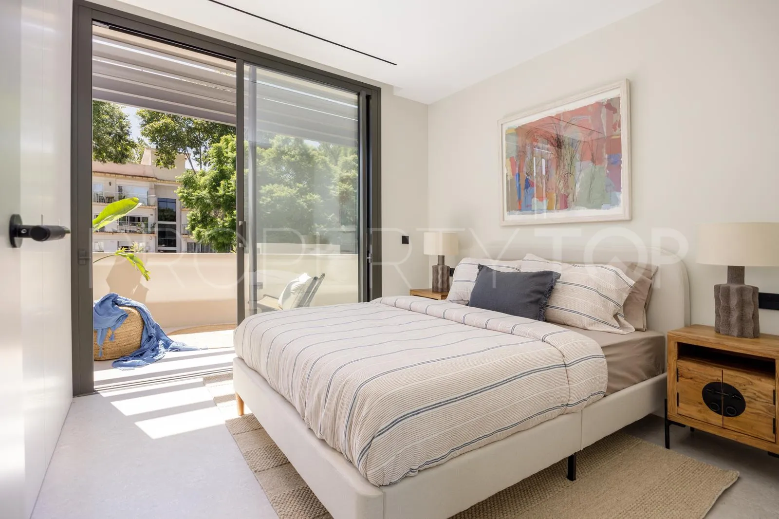 Se vende villa con 5 dormitorios en Rio Verde Playa