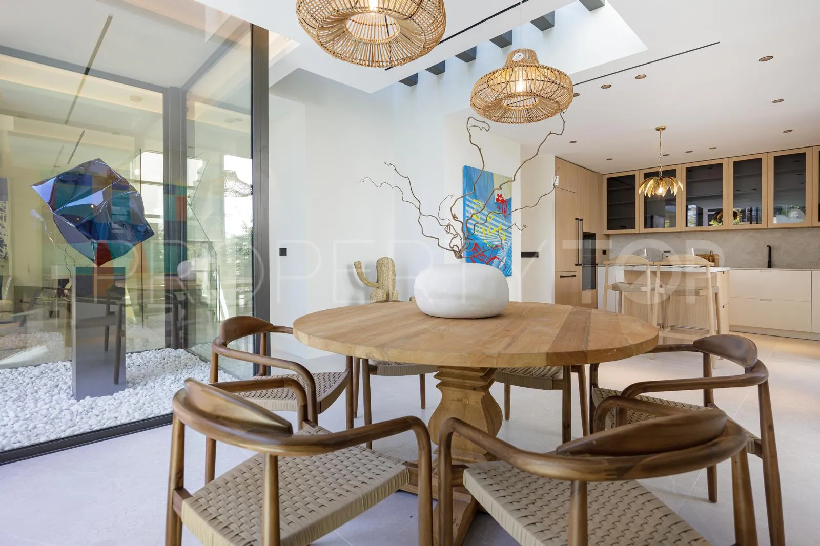 Se vende villa con 5 dormitorios en Rio Verde Playa