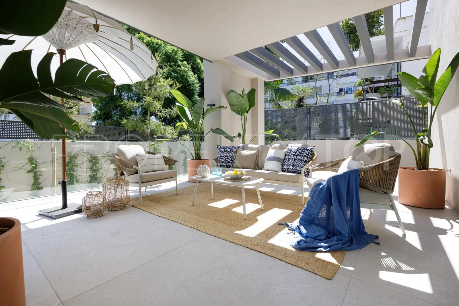 Se vende villa con 5 dormitorios en Rio Verde Playa