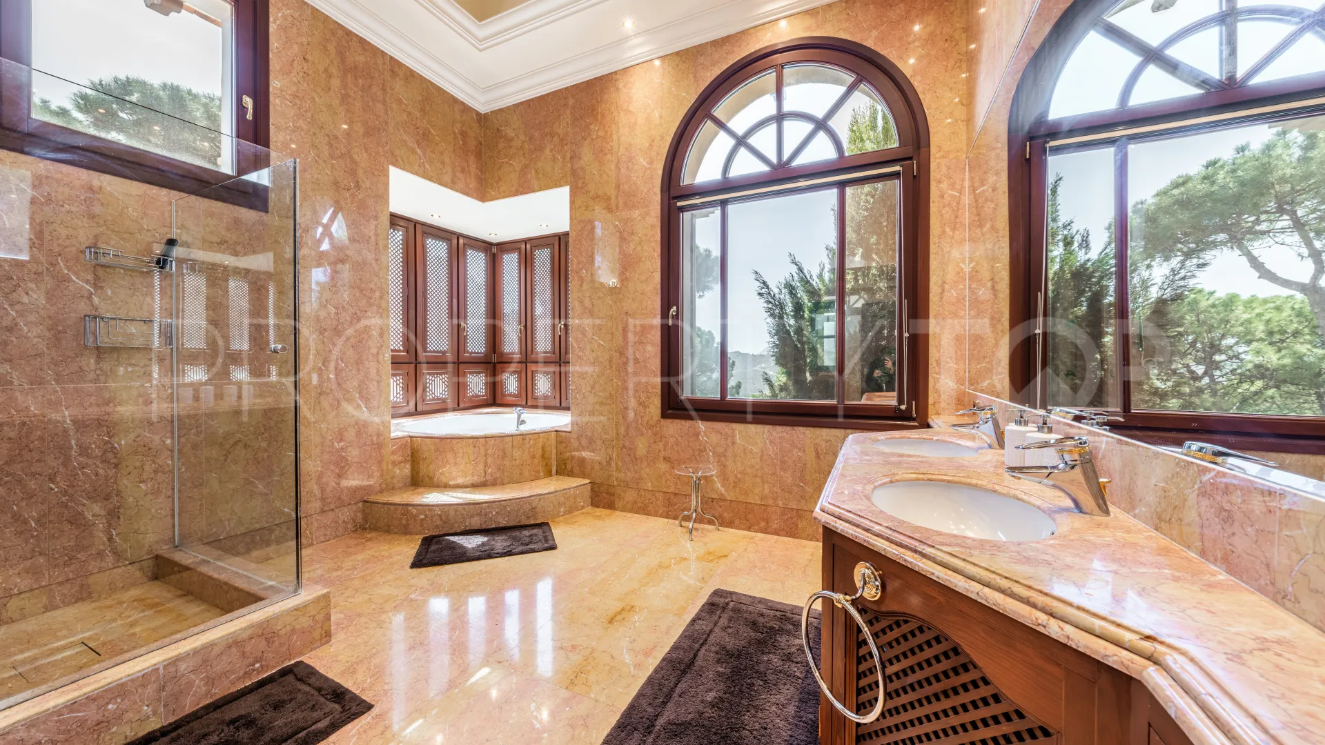 Villa for sale in La Zagaleta