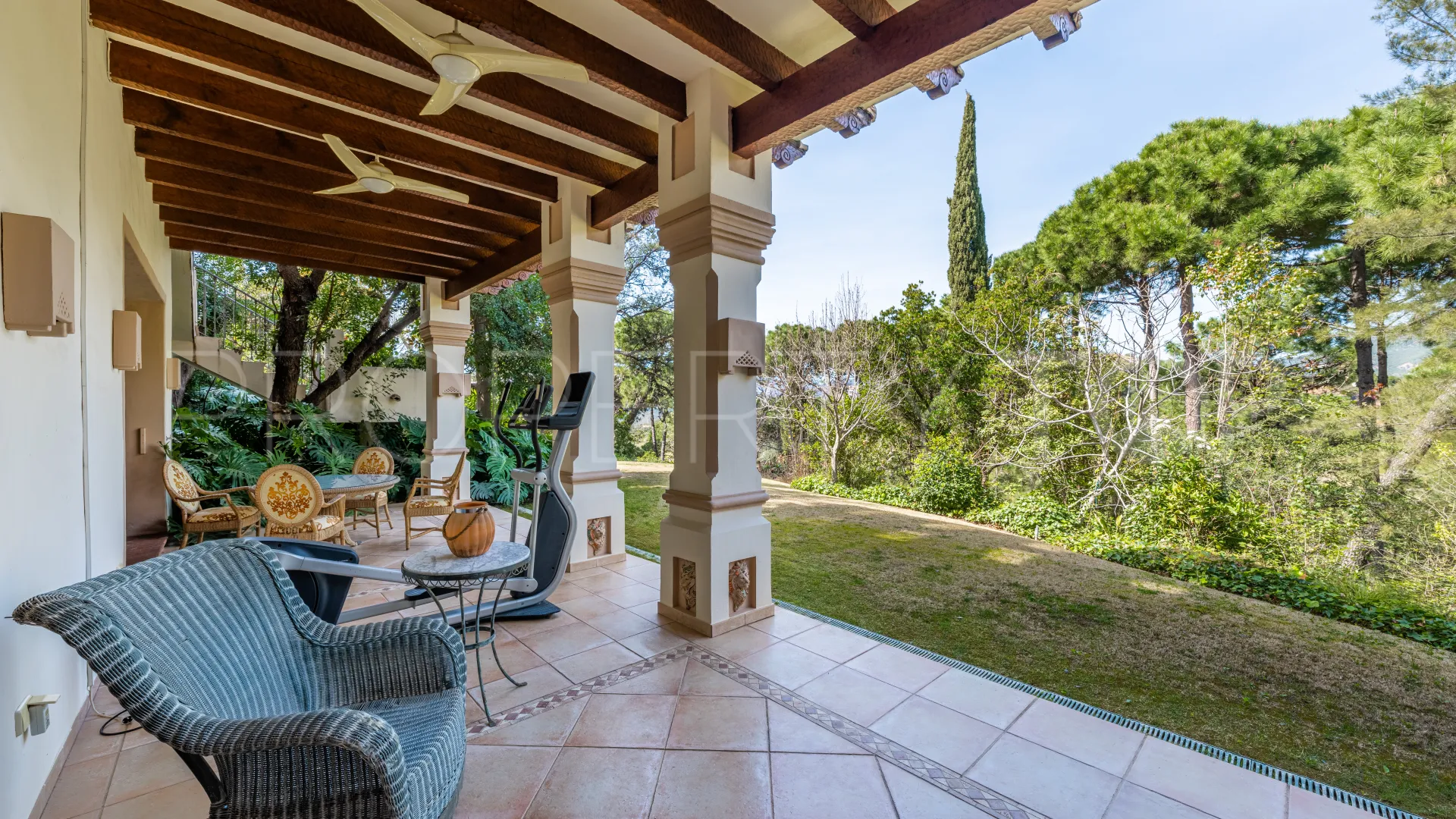 Villa for sale in La Zagaleta