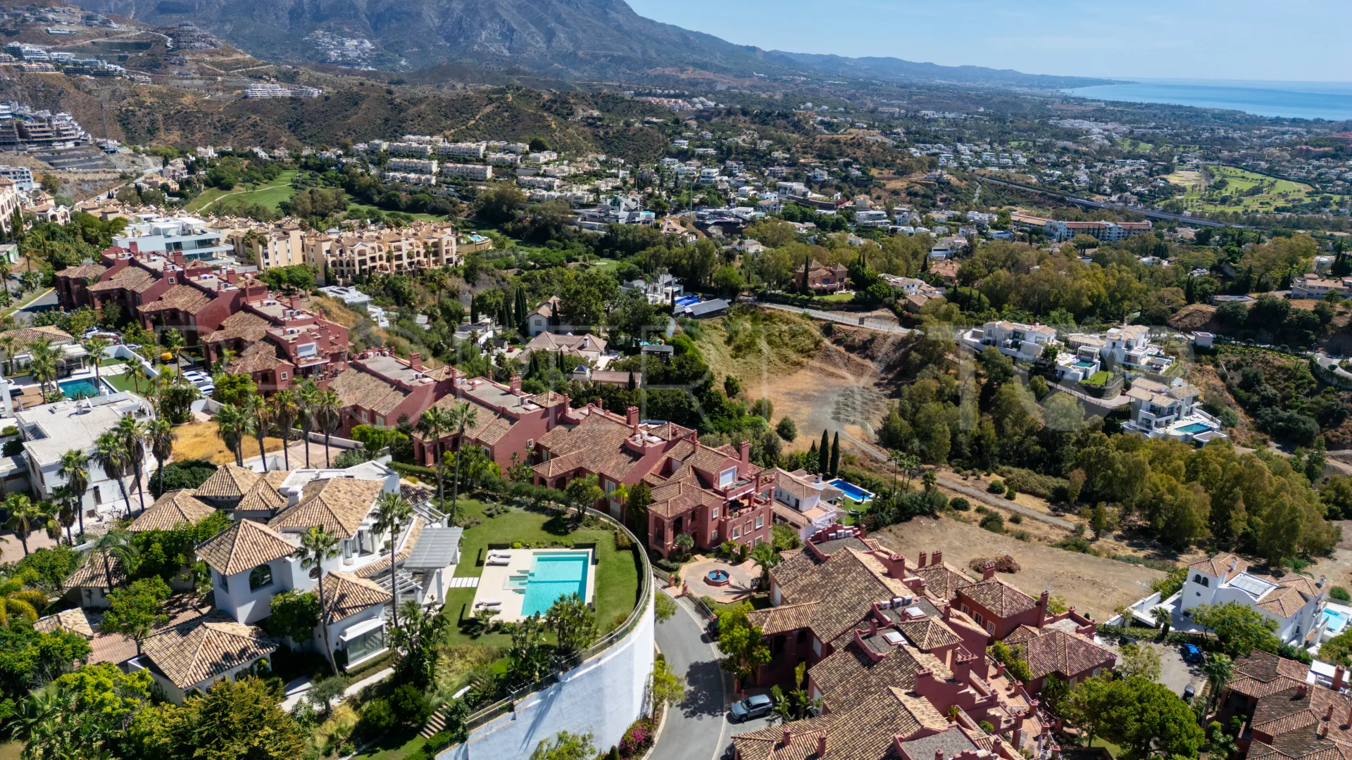 Monte Halcones 7 bedrooms villa for sale