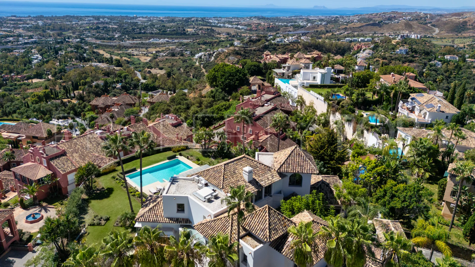 Monte Halcones 7 bedrooms villa for sale