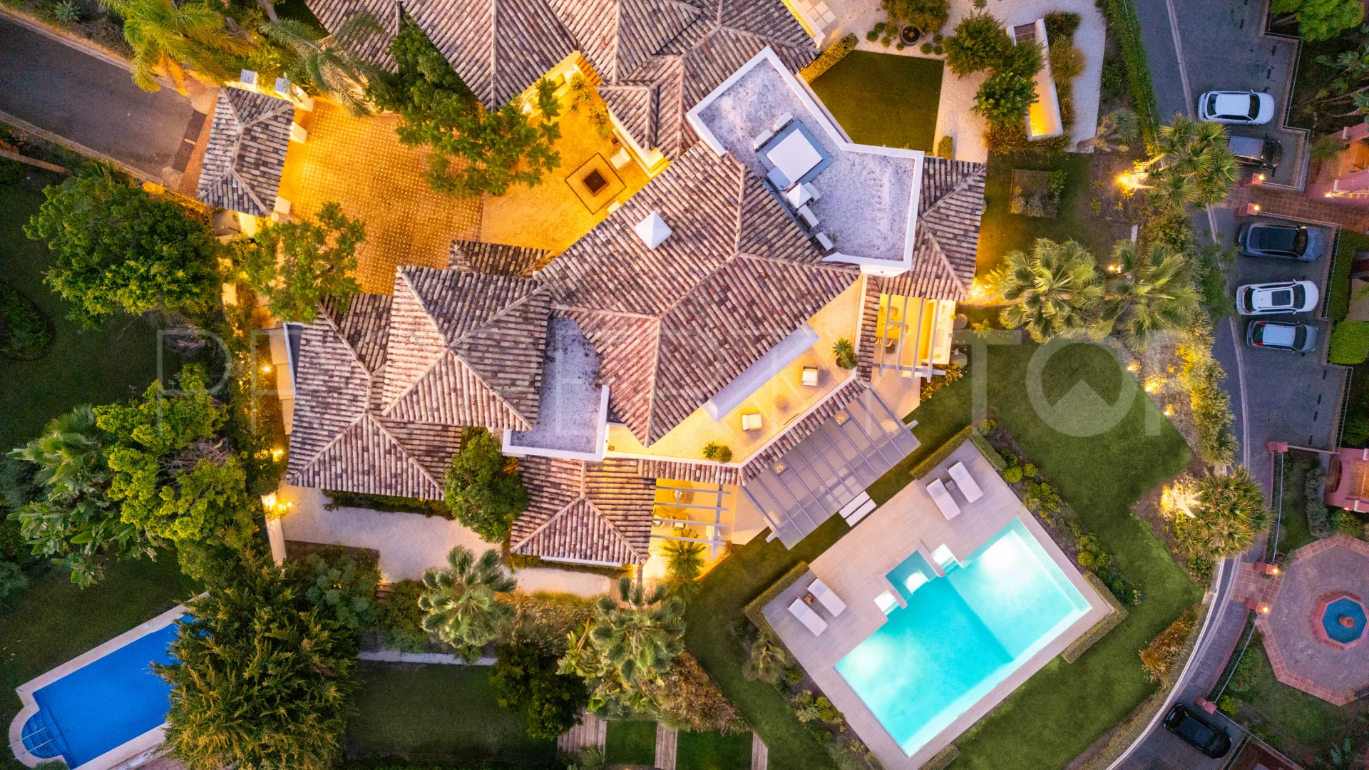 Monte Halcones 7 bedrooms villa for sale