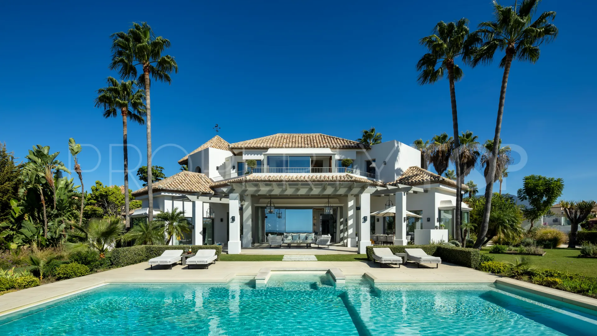 Monte Halcones 7 bedrooms villa for sale