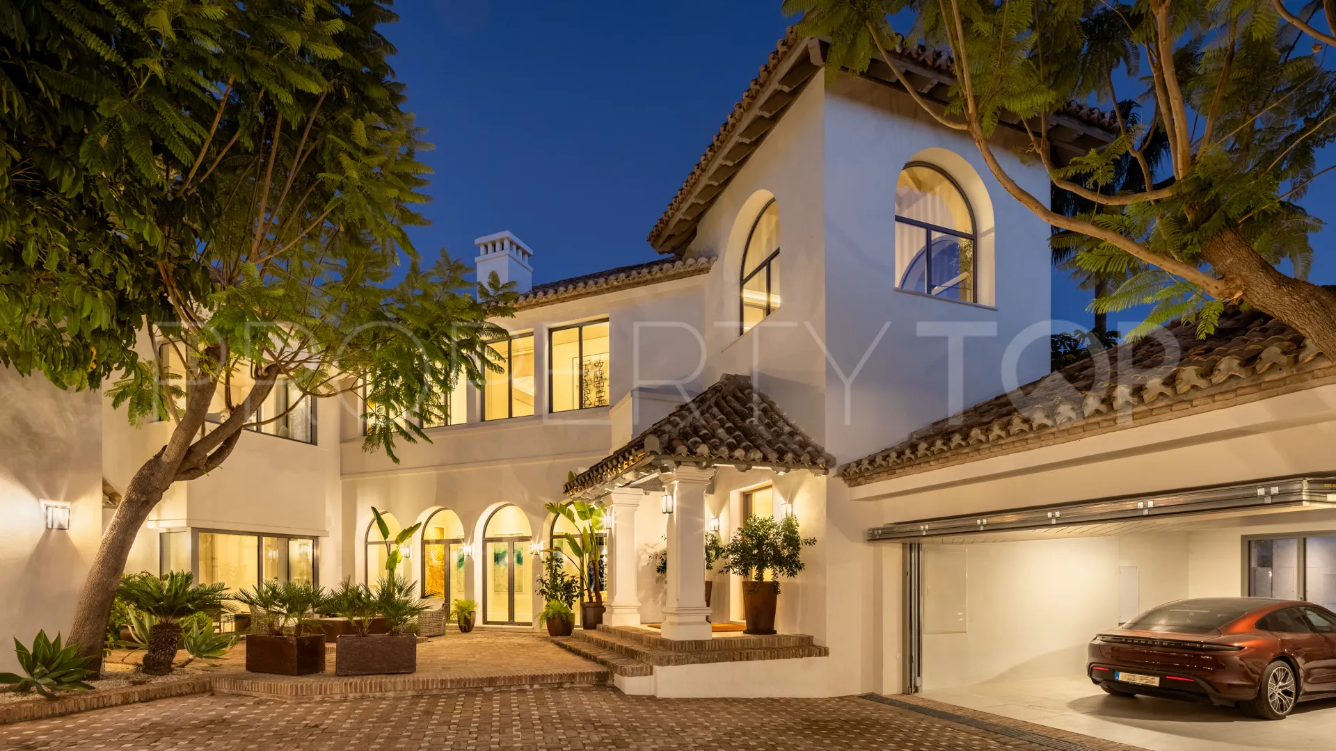 Monte Halcones 7 bedrooms villa for sale
