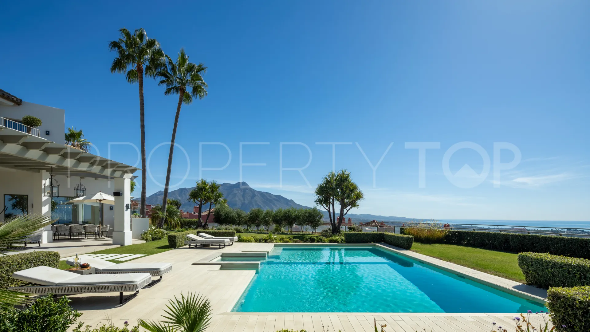 Monte Halcones 7 bedrooms villa for sale