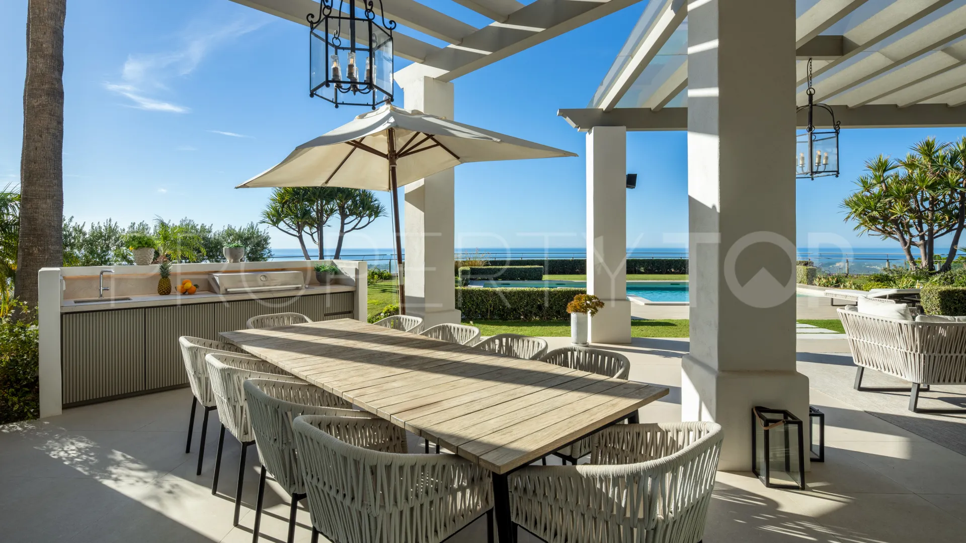 Monte Halcones 7 bedrooms villa for sale