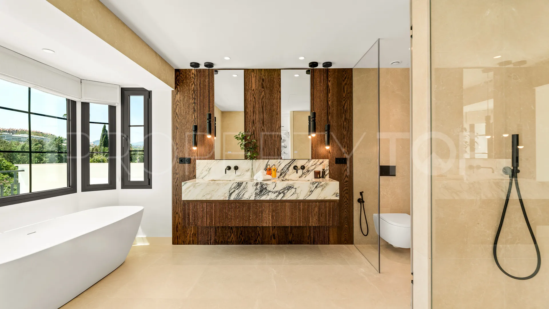 For sale Las Brisas del Golf 6 bedrooms villa
