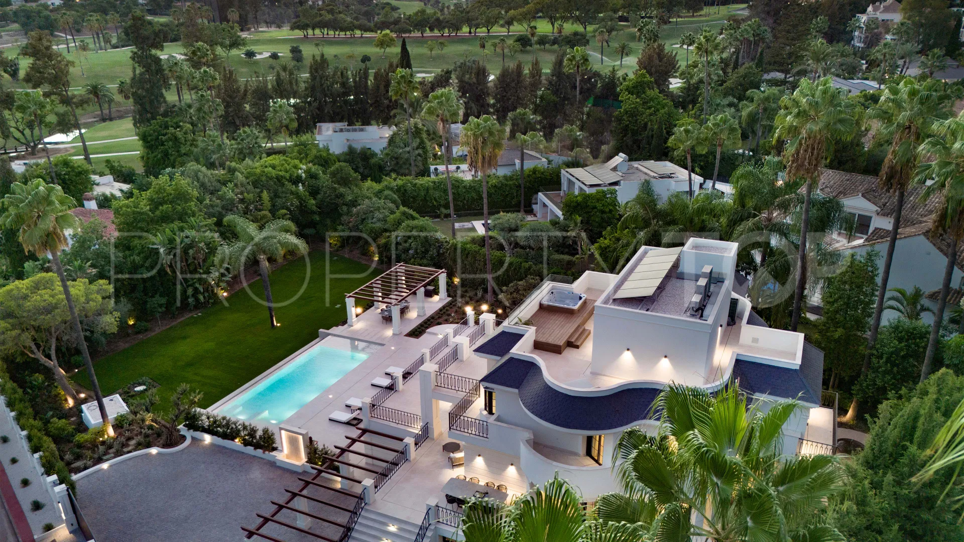 For sale Las Brisas del Golf 6 bedrooms villa
