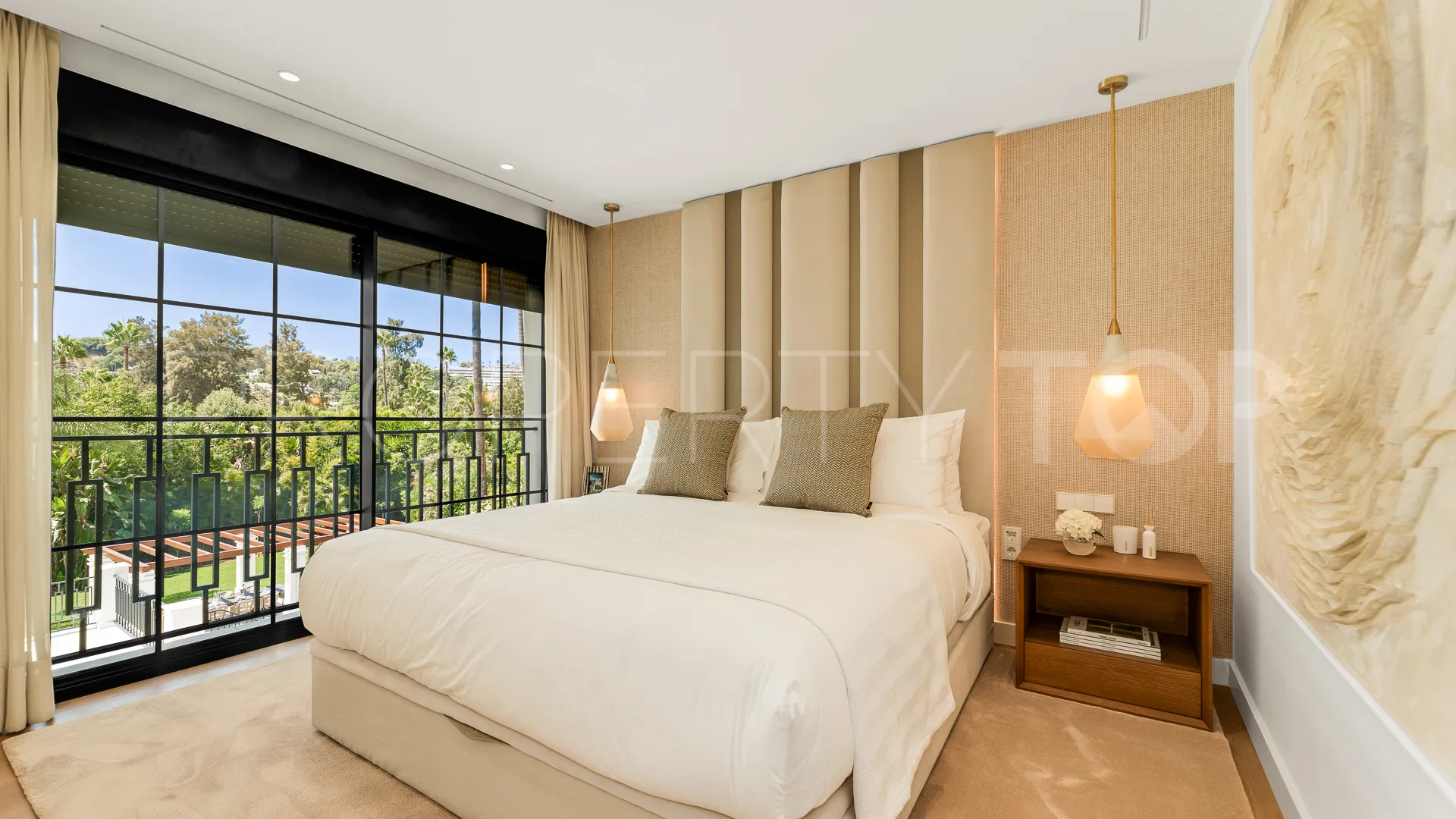 For sale Las Brisas del Golf 6 bedrooms villa