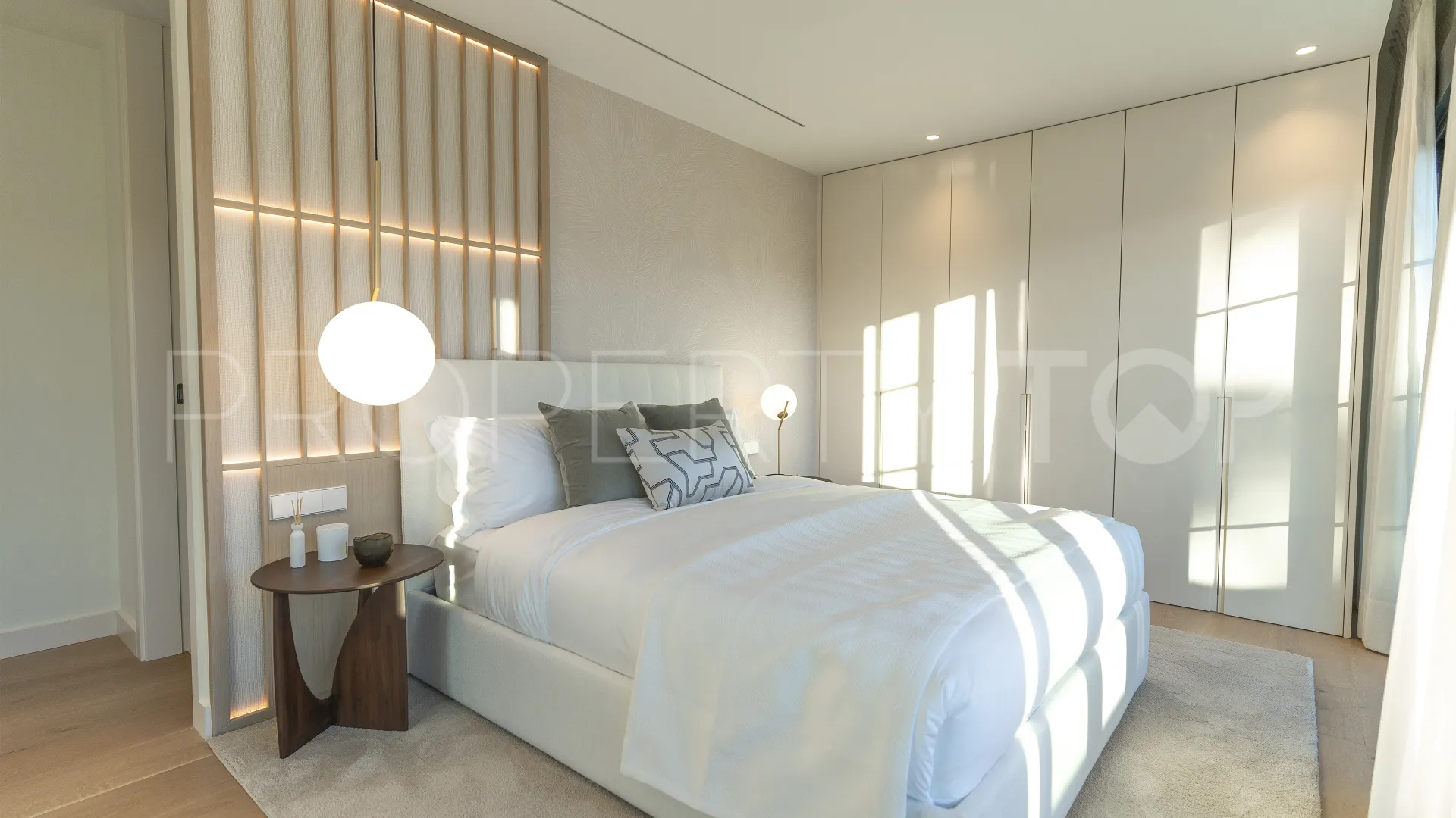 For sale Las Brisas del Golf 6 bedrooms villa