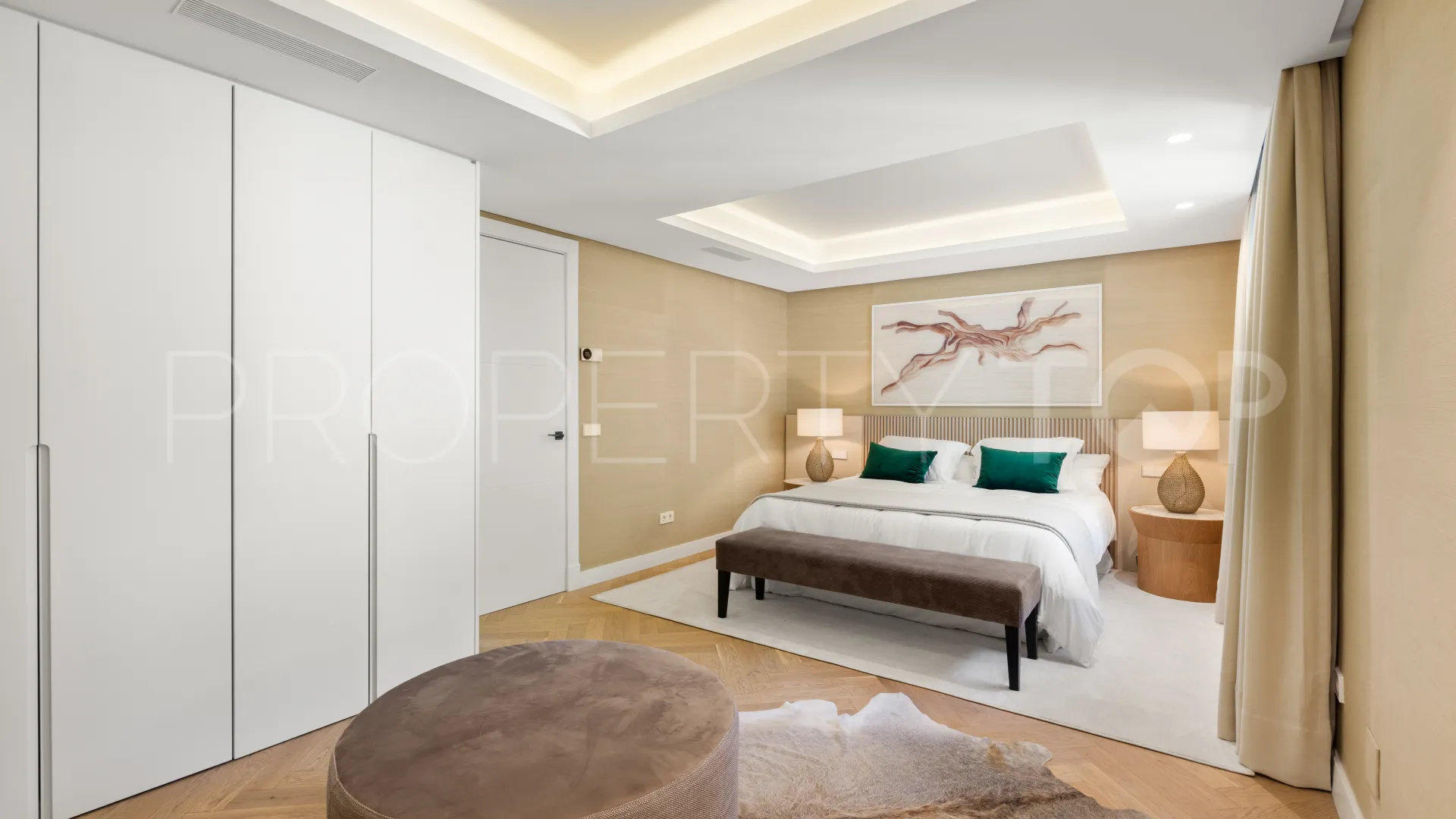Comprar villa con 6 dormitorios en Casasola