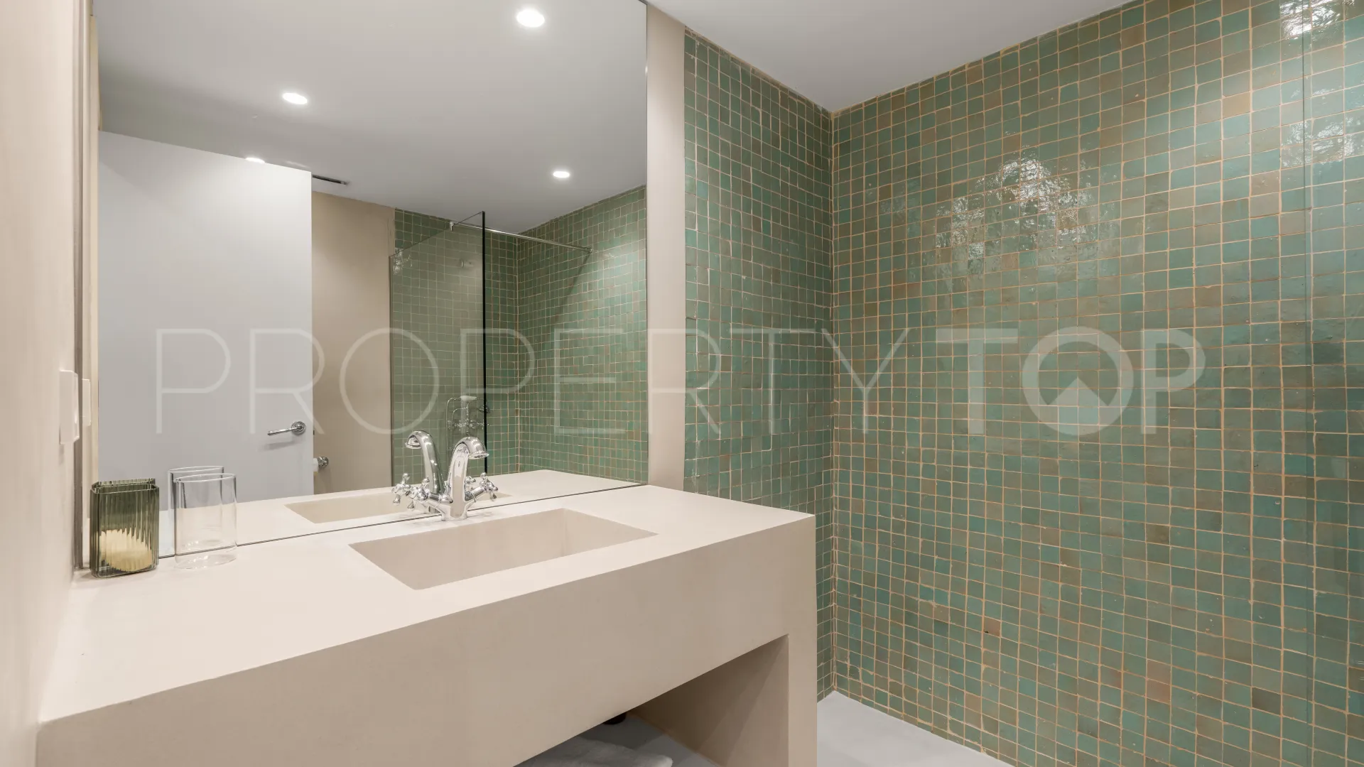Ground floor apartment for sale in Golden Beach