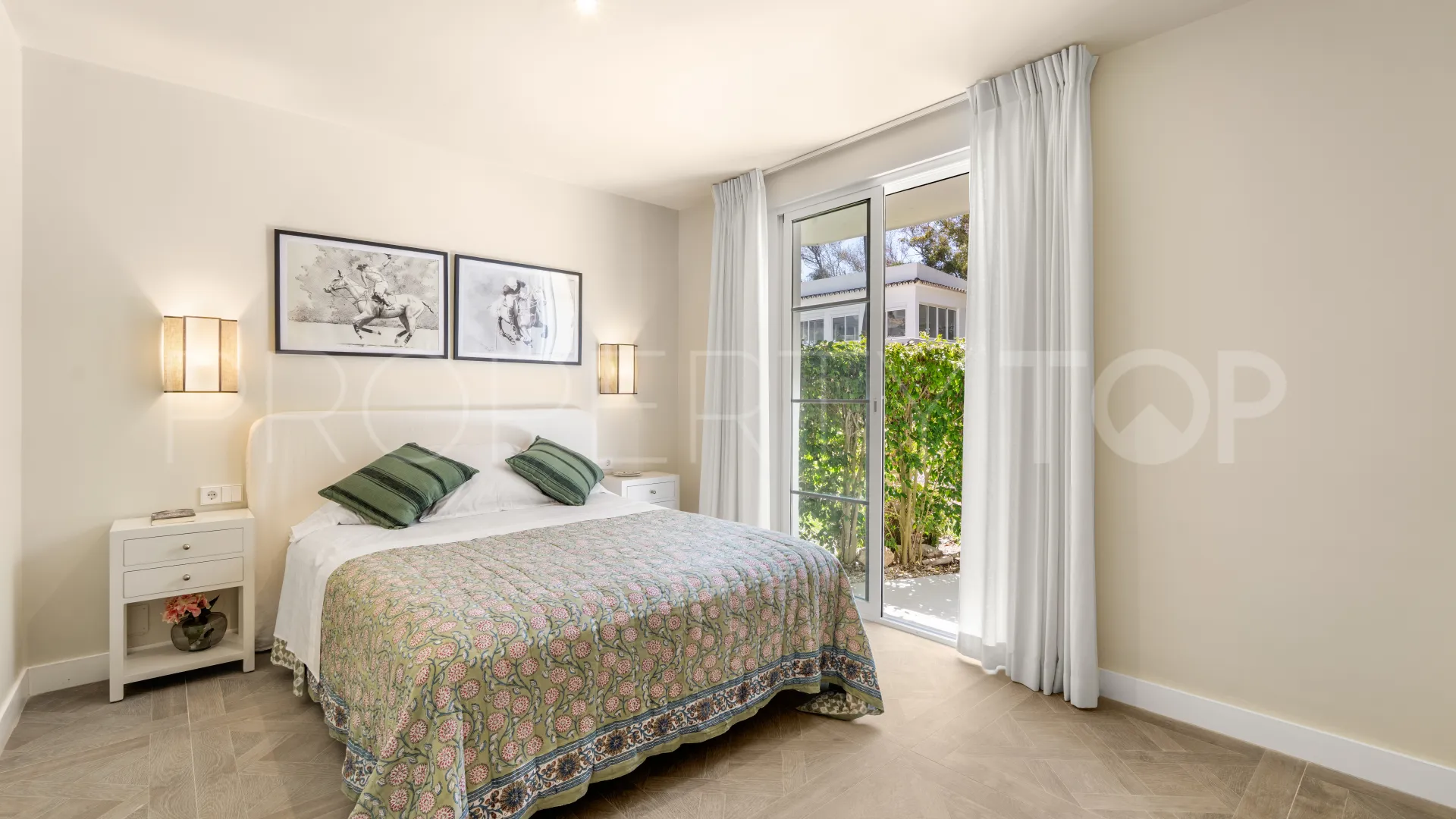 Ground floor apartment for sale in Golden Beach