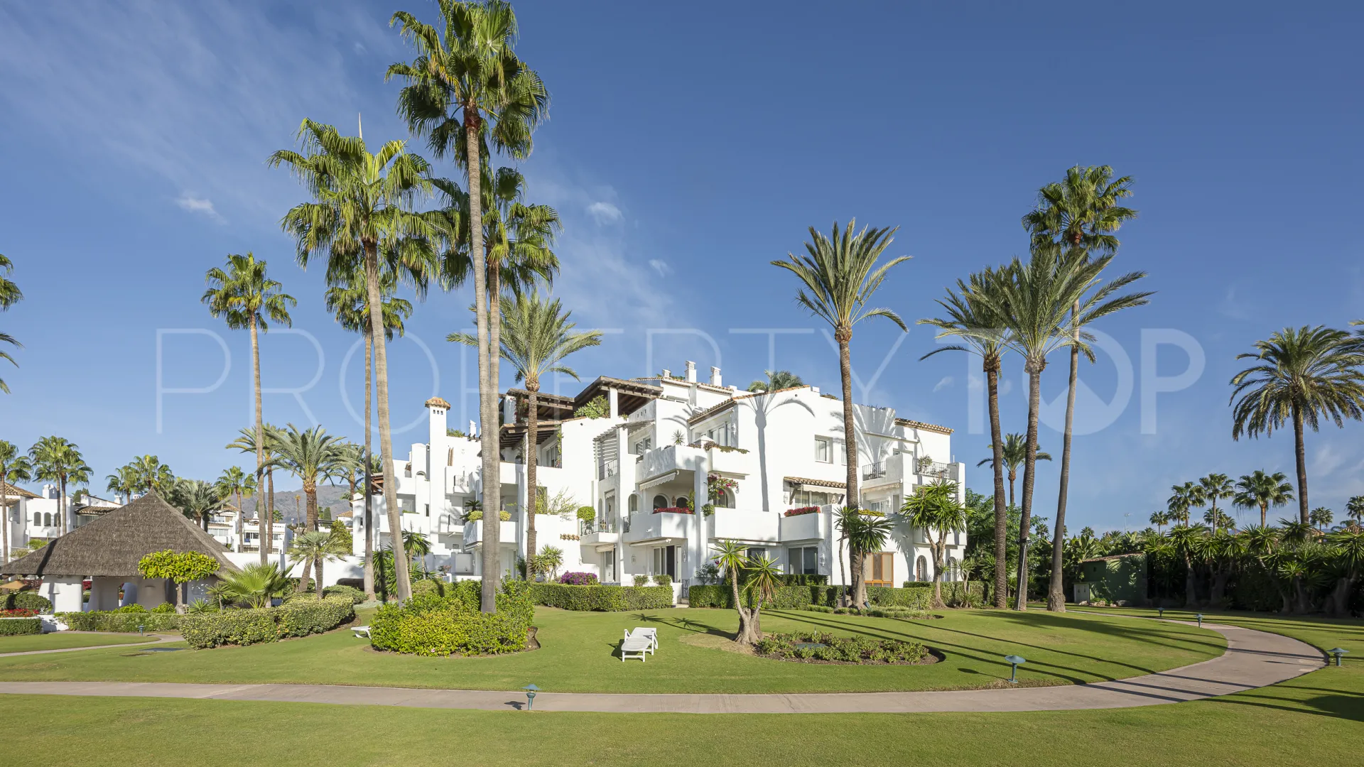 Apartamento planta baja en venta en Alcazaba Beach