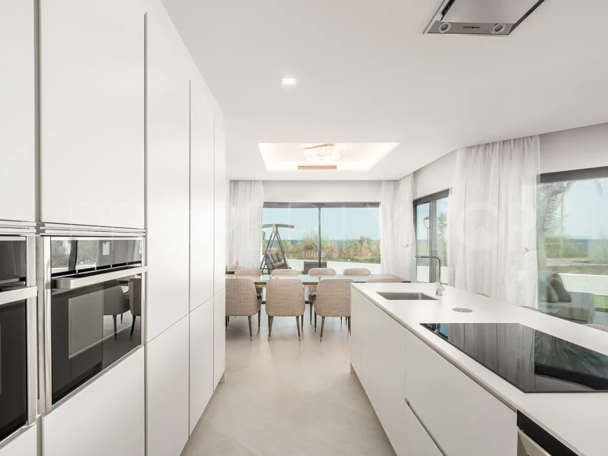 For sale semi detached house in Estepona