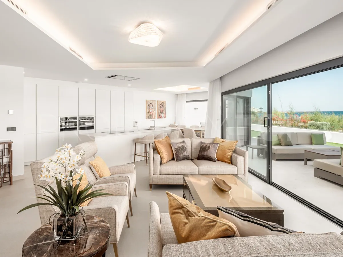 For sale semi detached house in Estepona