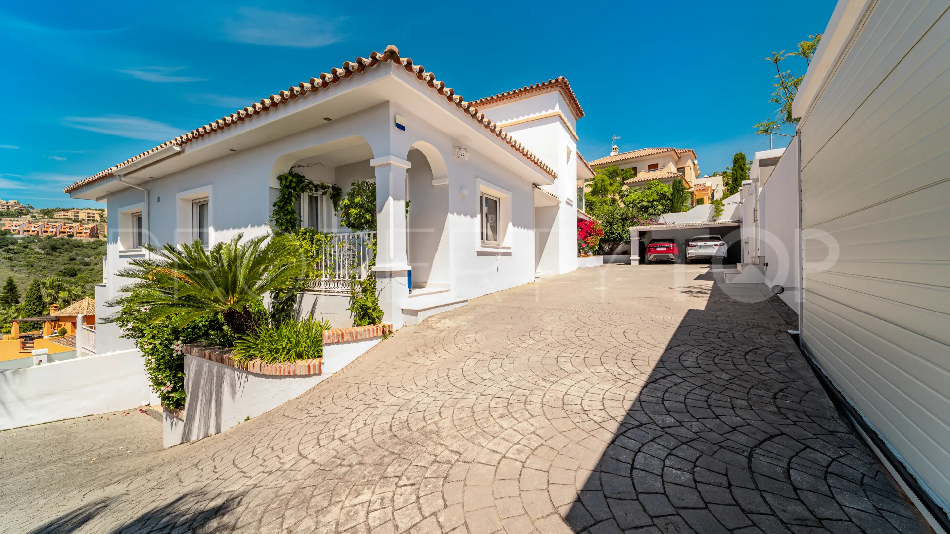 For sale La Alqueria 5 bedrooms villa