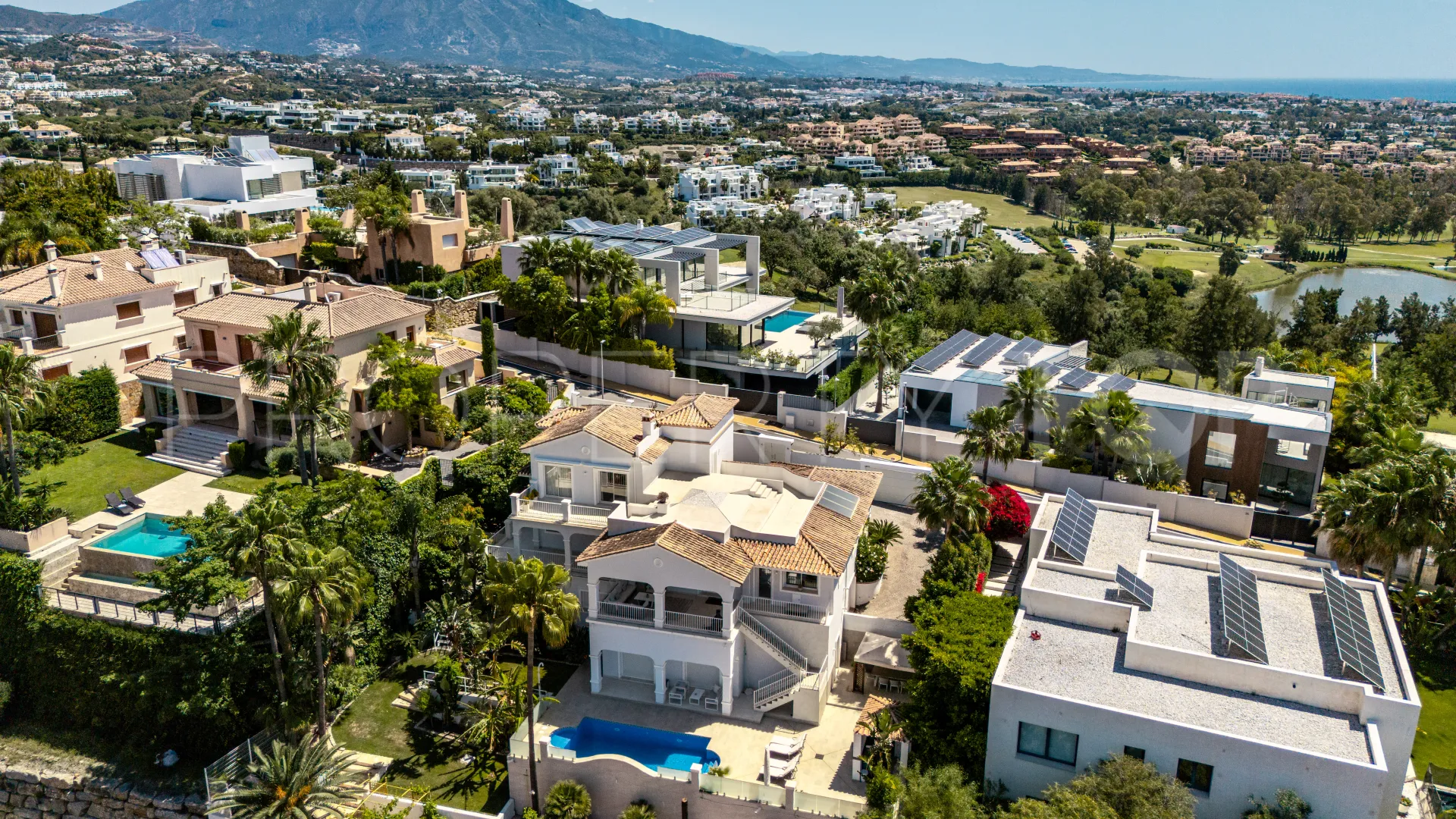 For sale La Alqueria 5 bedrooms villa