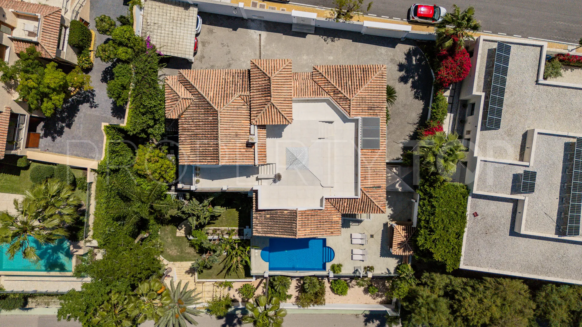 For sale La Alqueria 5 bedrooms villa