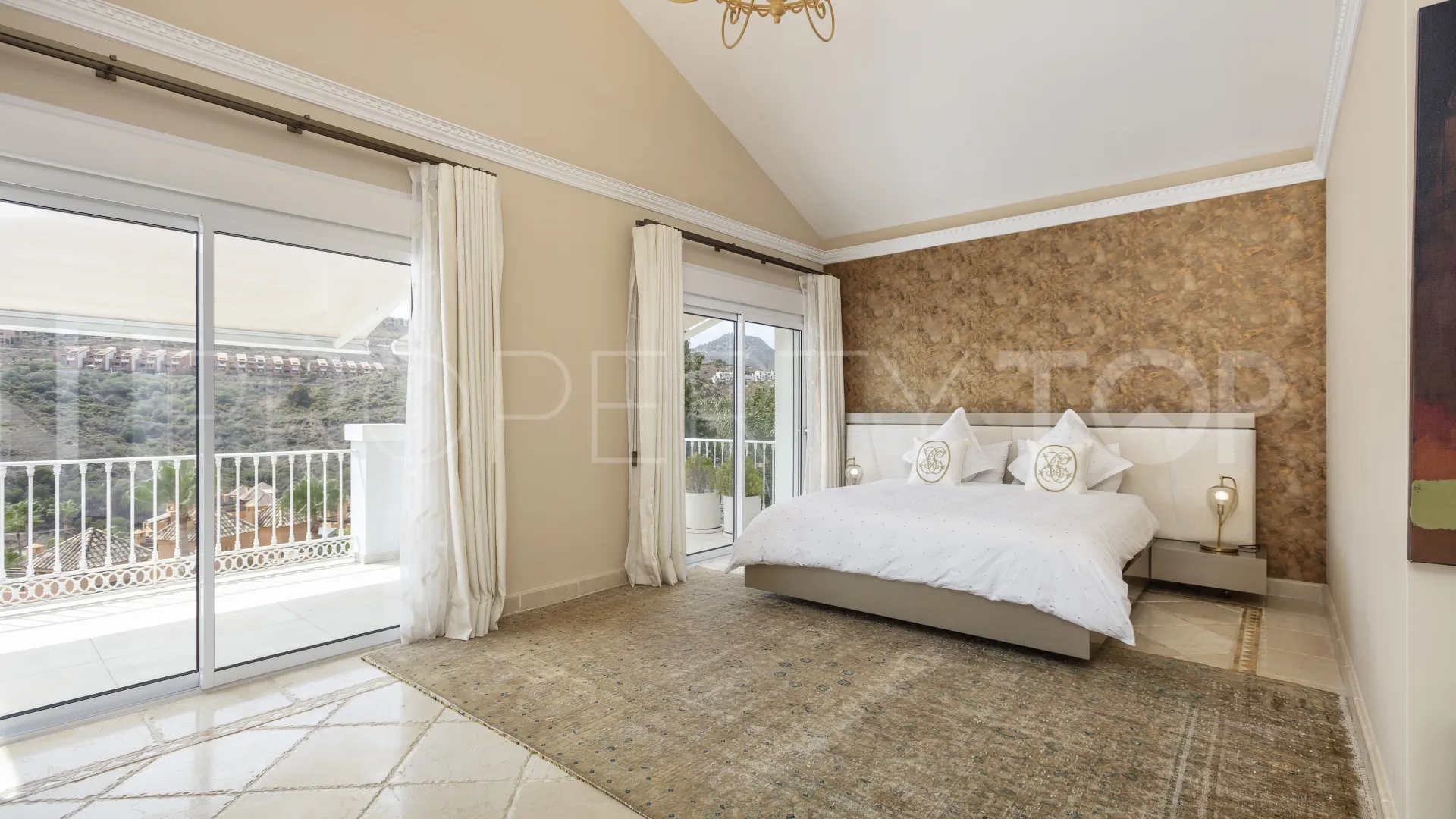 For sale La Alqueria 5 bedrooms villa